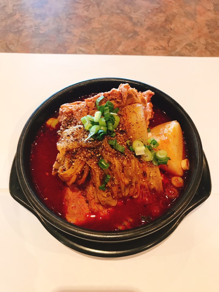 DS9. Gamja Tang / 감자탕 / 豬骨湯 <img src='https://bueokae.ca/wp-content/uploads/2022/04/chili.png' width='15px' />